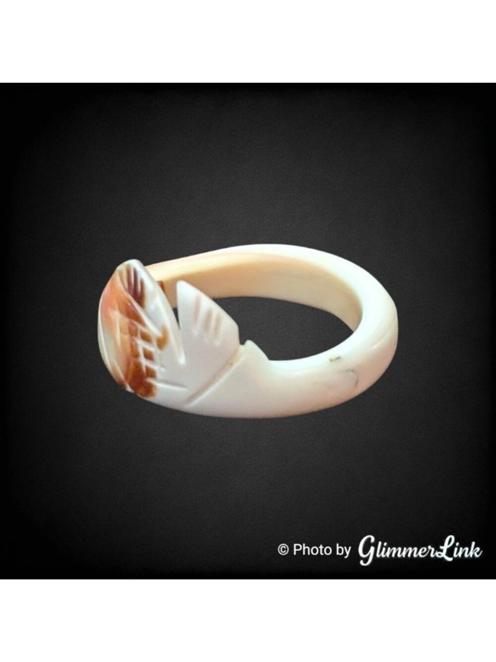 Vintage Carved Shell Fish Ring Size 8.25 Cream Pink Brown - Picture 3 of 11